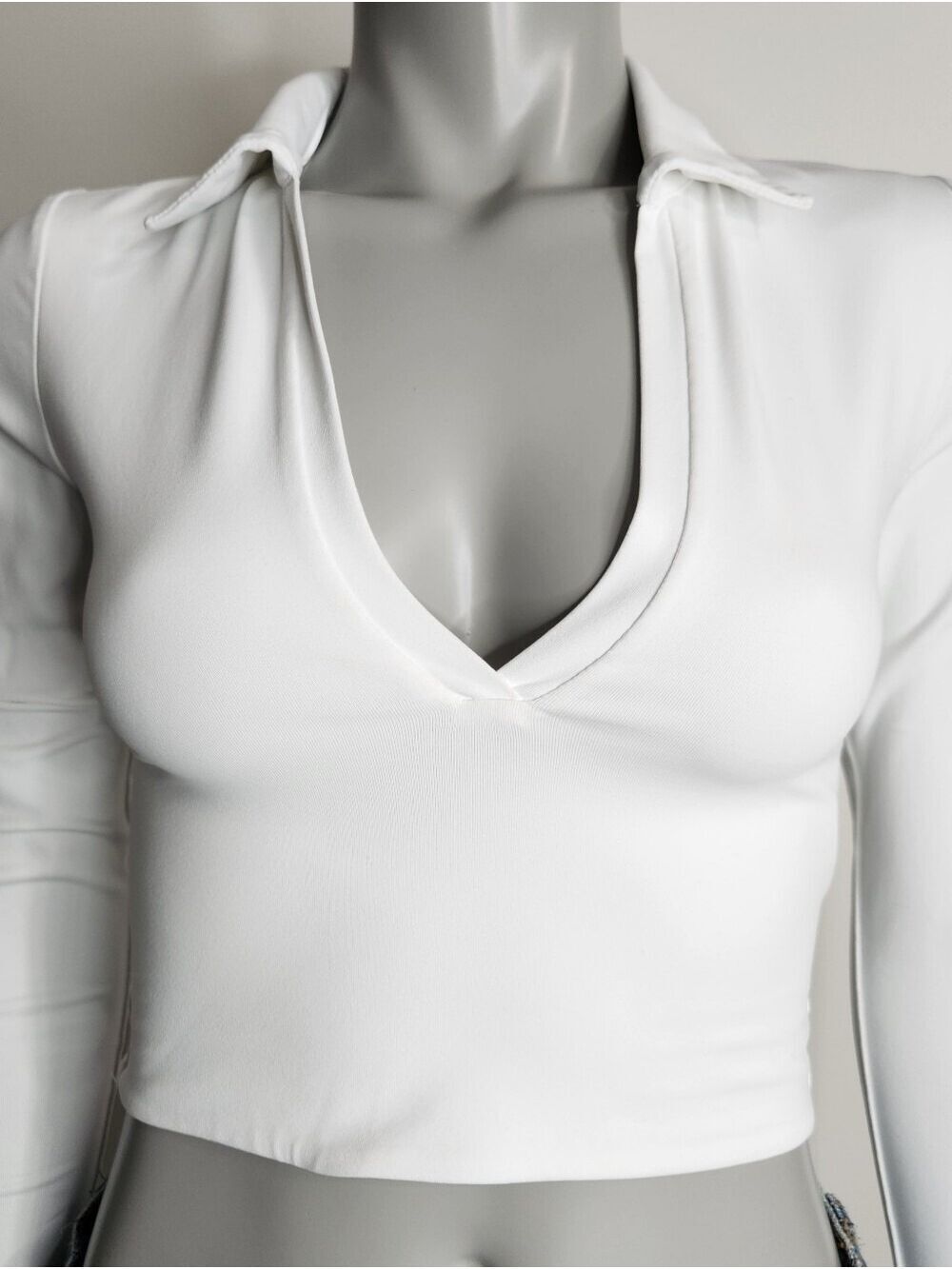Aritzia Babaton White Contour Polo Collared Long Sleeve Crop Top Size S - Picture 3 of 14